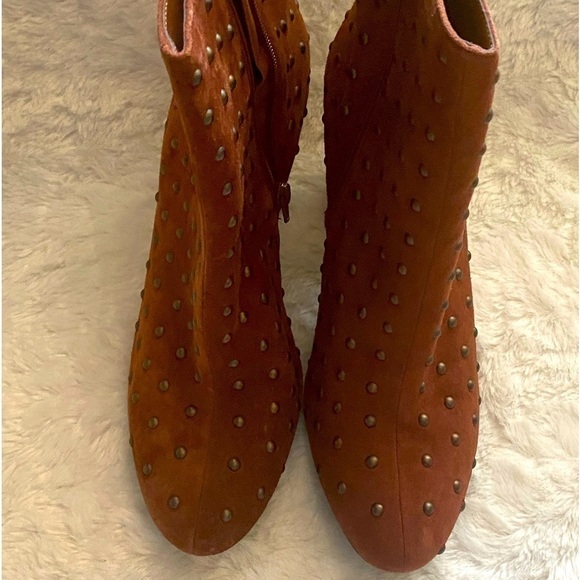 LUCKY Brand color Rye KidSuede Booties m 8 1/2 medium New no box - Picture 1 of 6